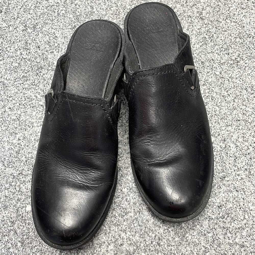 Tera Clogs size 8.5/40